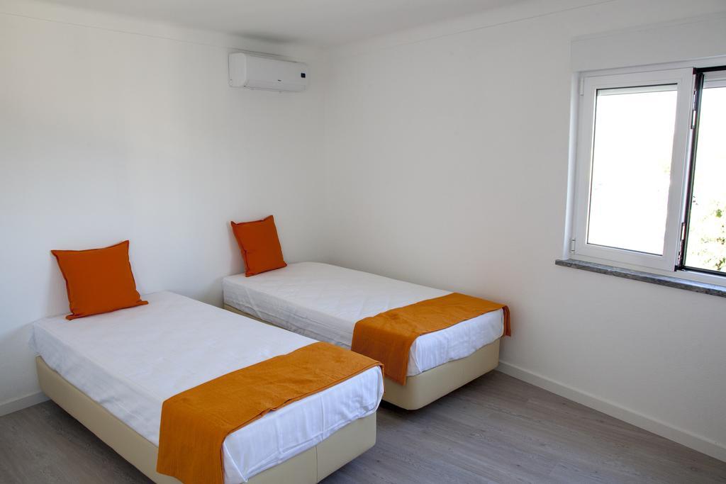 Sem Nome Otel Alvor Oda fotoğraf